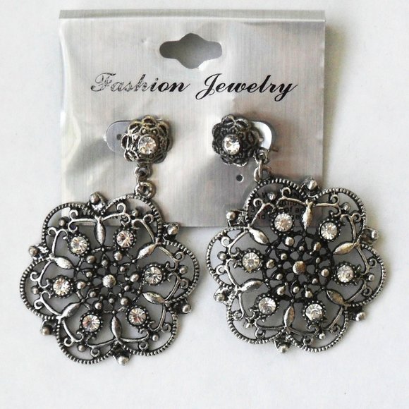 NEW - Antique Silver Rhinestone Earrings - Picture 3 of 3